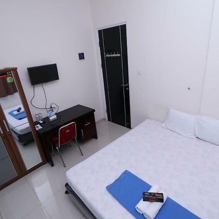 Kamar Keluarga Tanah Abang Hotel Джакарта Екстериор снимка