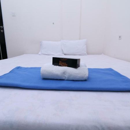Kamar Keluarga Tanah Abang Hotel Джакарта Екстериор снимка