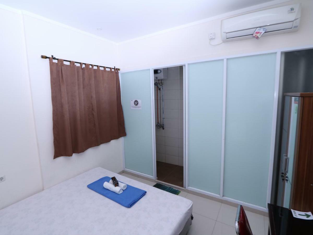 Kamar Keluarga Tanah Abang Hotel Джакарта Екстериор снимка