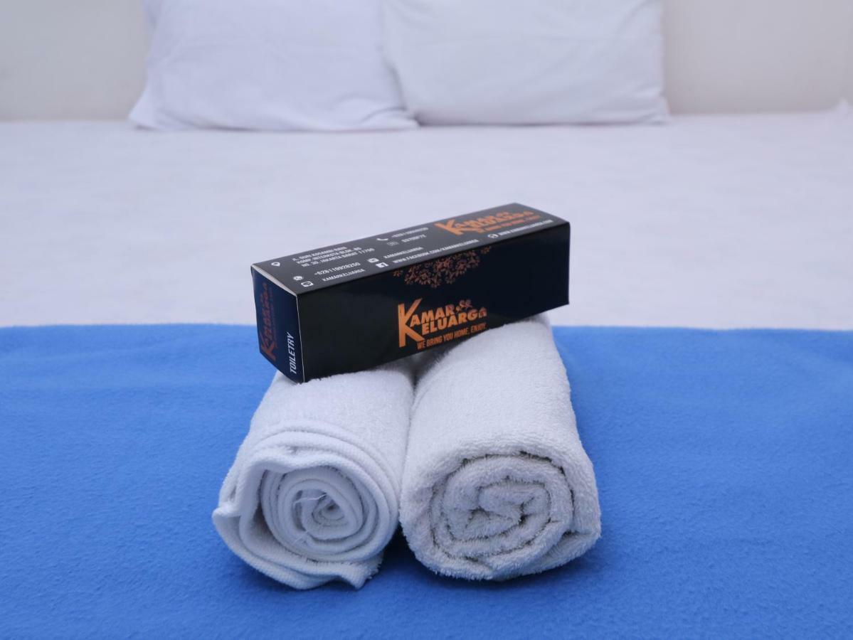 Kamar Keluarga Tanah Abang Hotel Джакарта Екстериор снимка